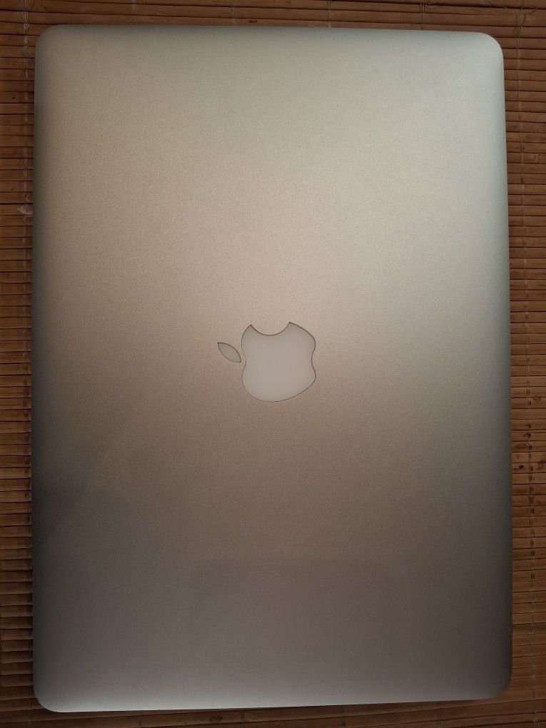 Macbook Air 13 inch early 2015