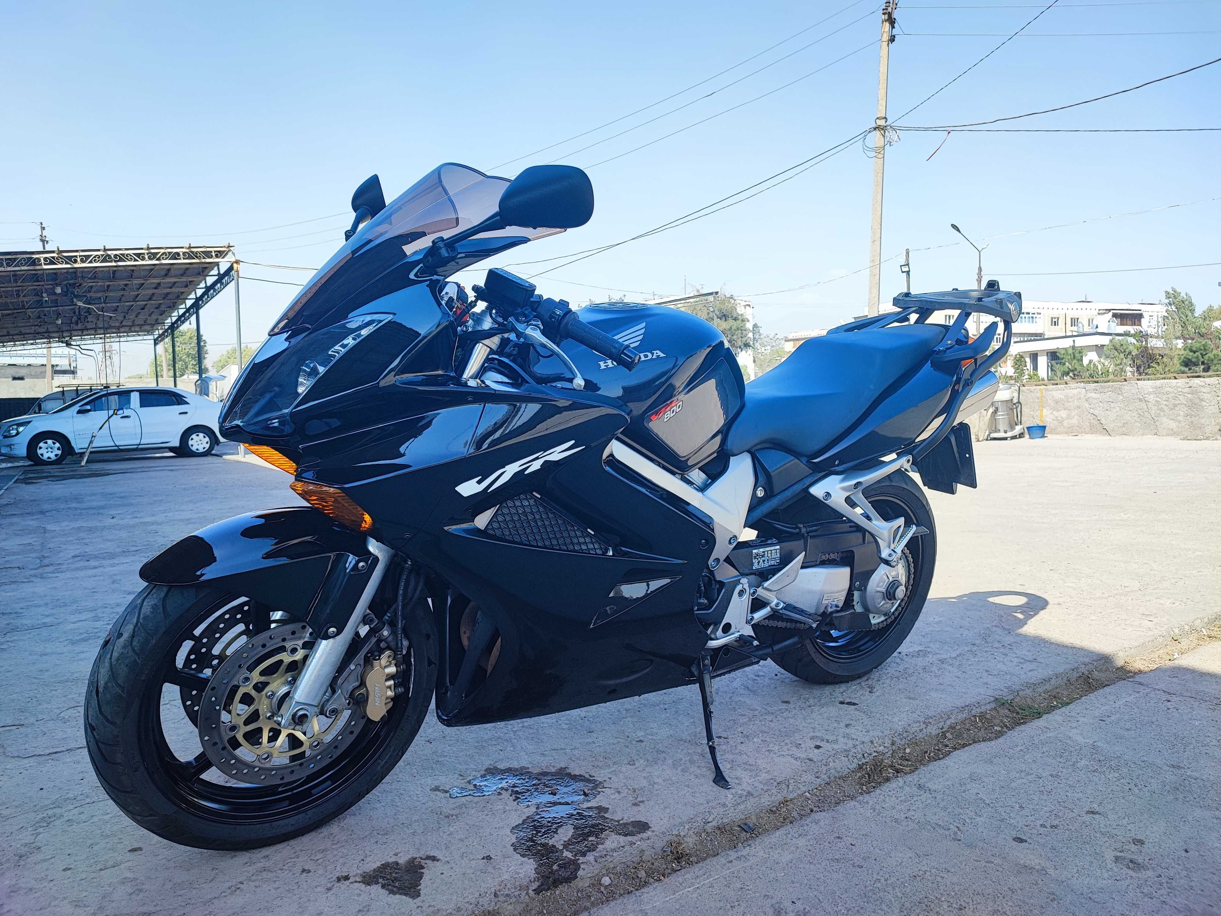 Мотоцикл Honda vfr800