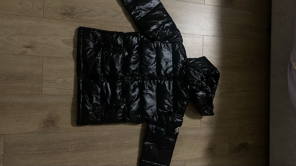 Чисто черно яке за зимата