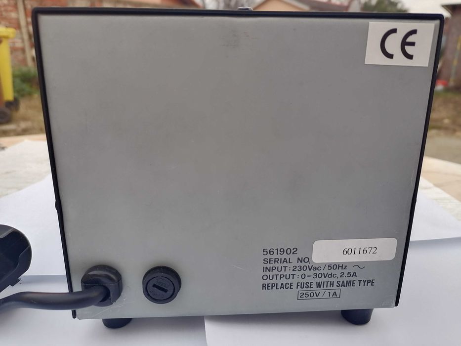Sursa laborator tripla analogica 30v 2,5a noua