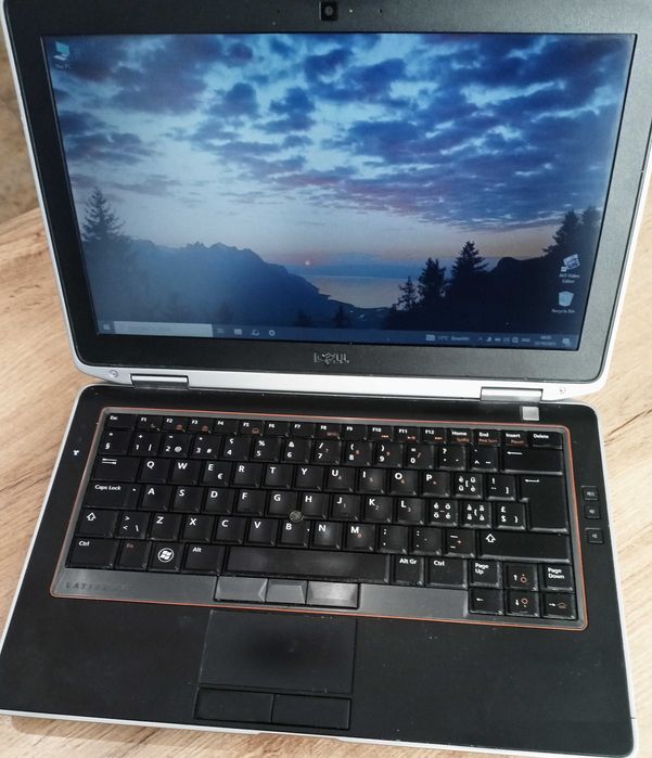 Dell Latitude E6320 i5 2.5GHz SSD