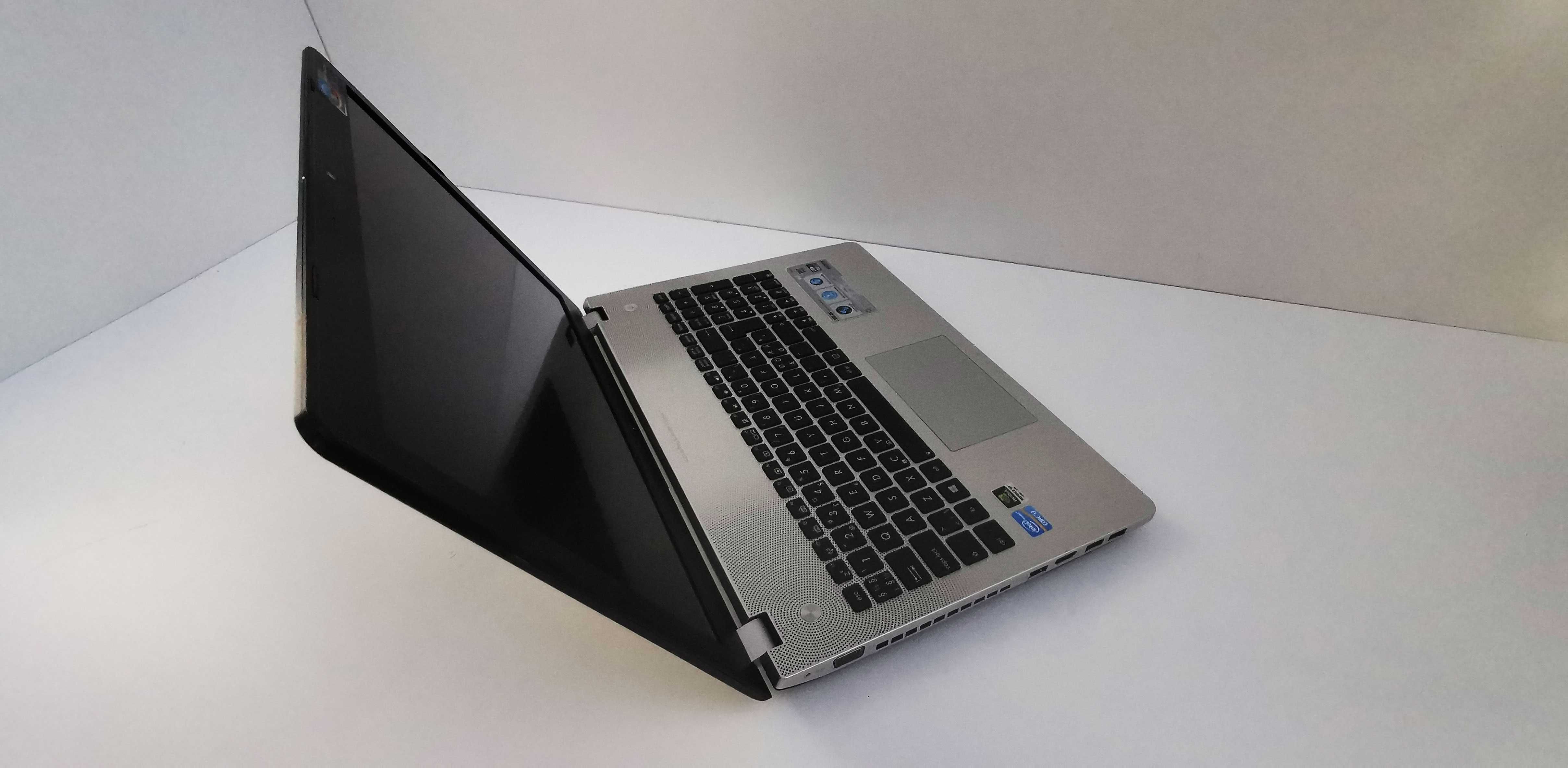 Laptop ASUS N56V8 procesor i7 QM configurabil la cerere