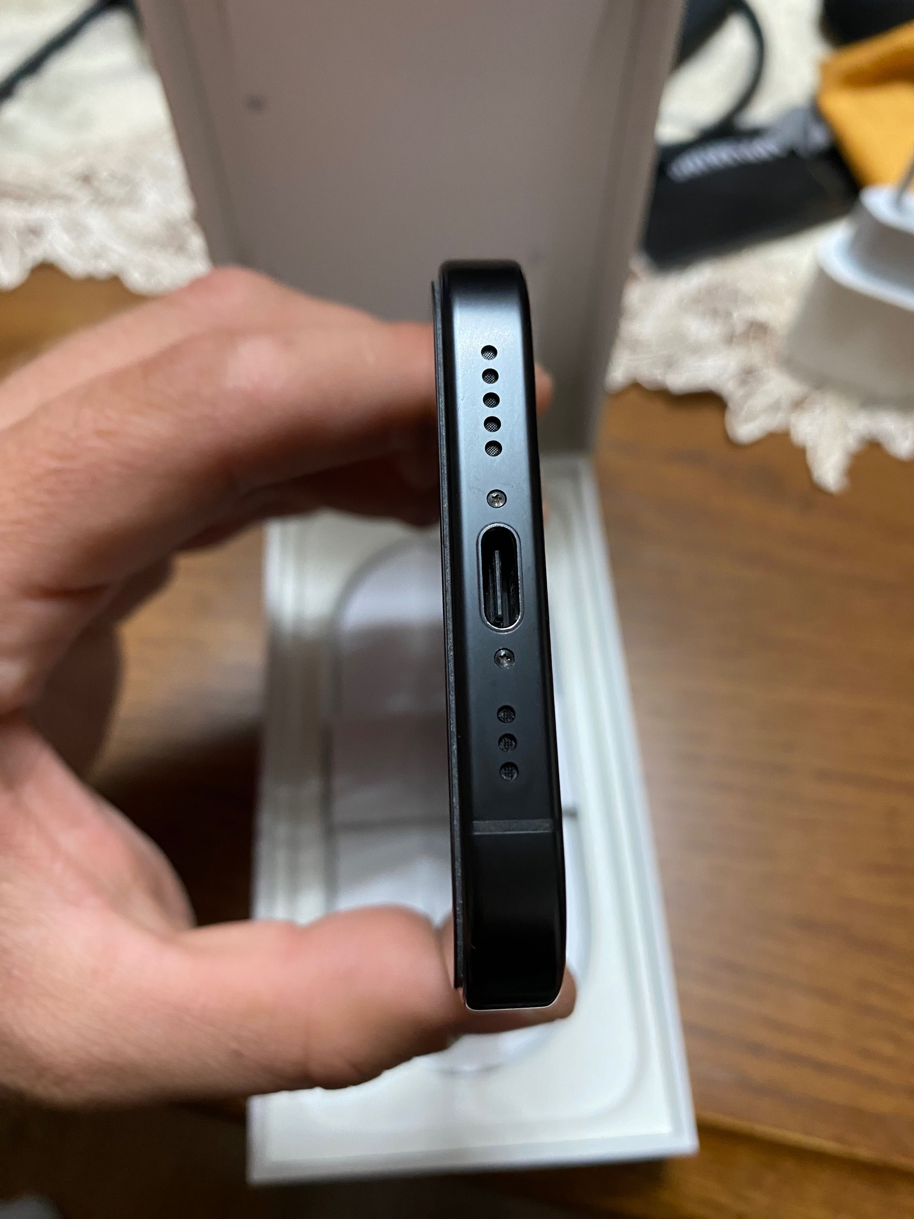 iPhone 16 pro 512GB black titanium