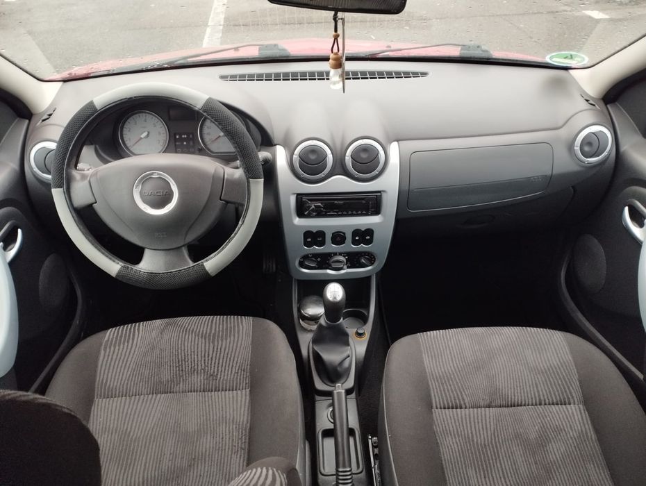 De vânzare Dacia Logan MCV, 7 locuri, motor 1.6 benzină,16V, anul 2010