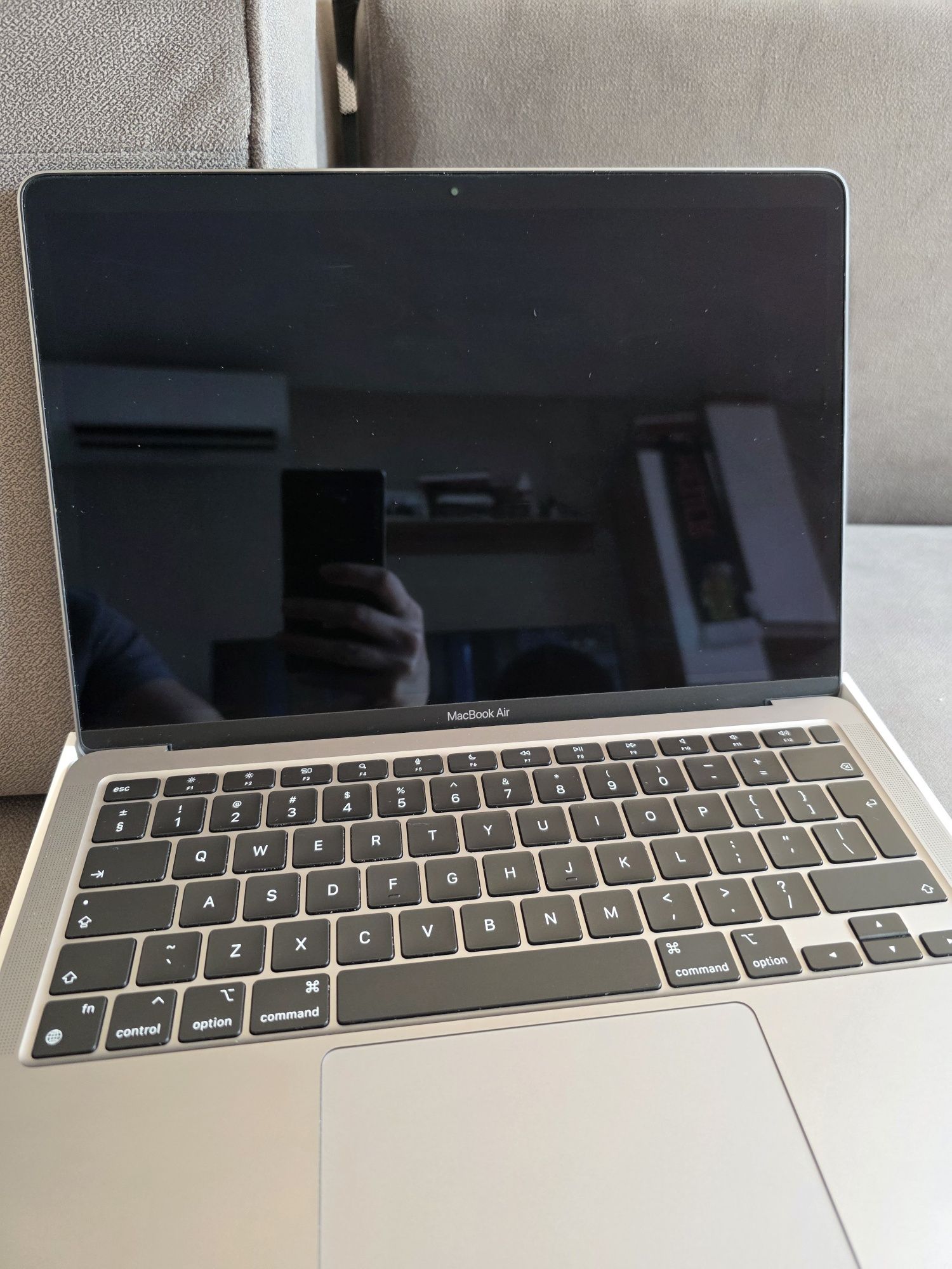 Macbook Air M1 256GB 8RAM 97% Батерия  Като НОВ Закупен края на 2023