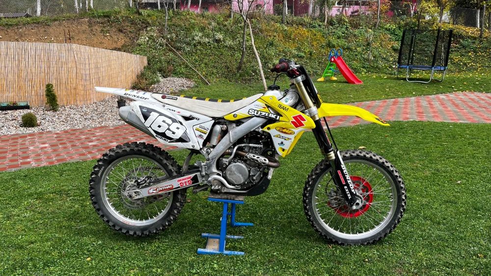 Vând Suzuki Rmz 250