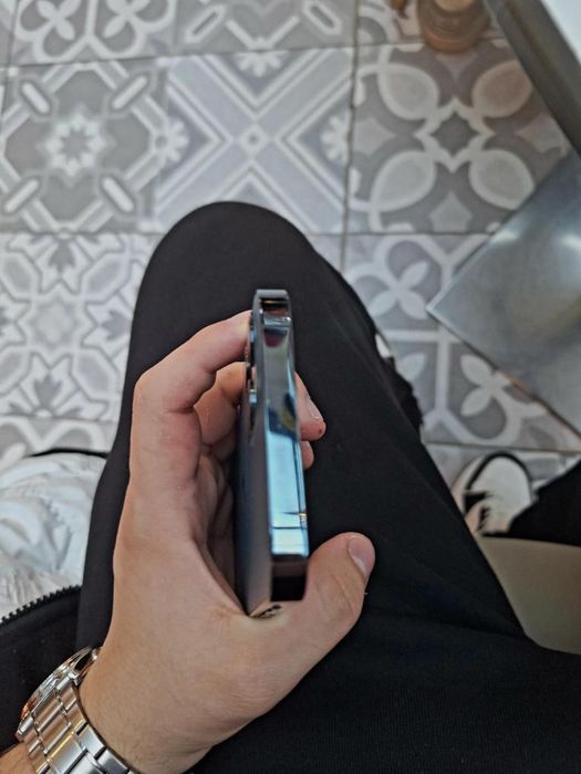 Vand iphone 12pro stare foarte bine 256gb