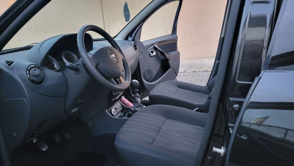 Vând Dacia Duster 4x4 motor 1,5 diesel euro 5 imepcabilă recent adusă