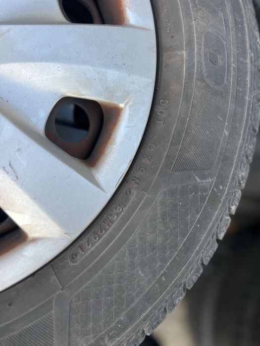 Зимни гуми .Железни джанти със зимни гуми 15 VW DOT21