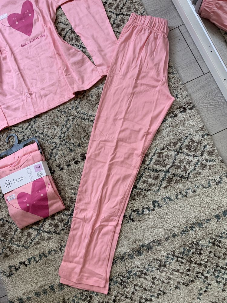 Pijamale noi fetite 9-10 ani