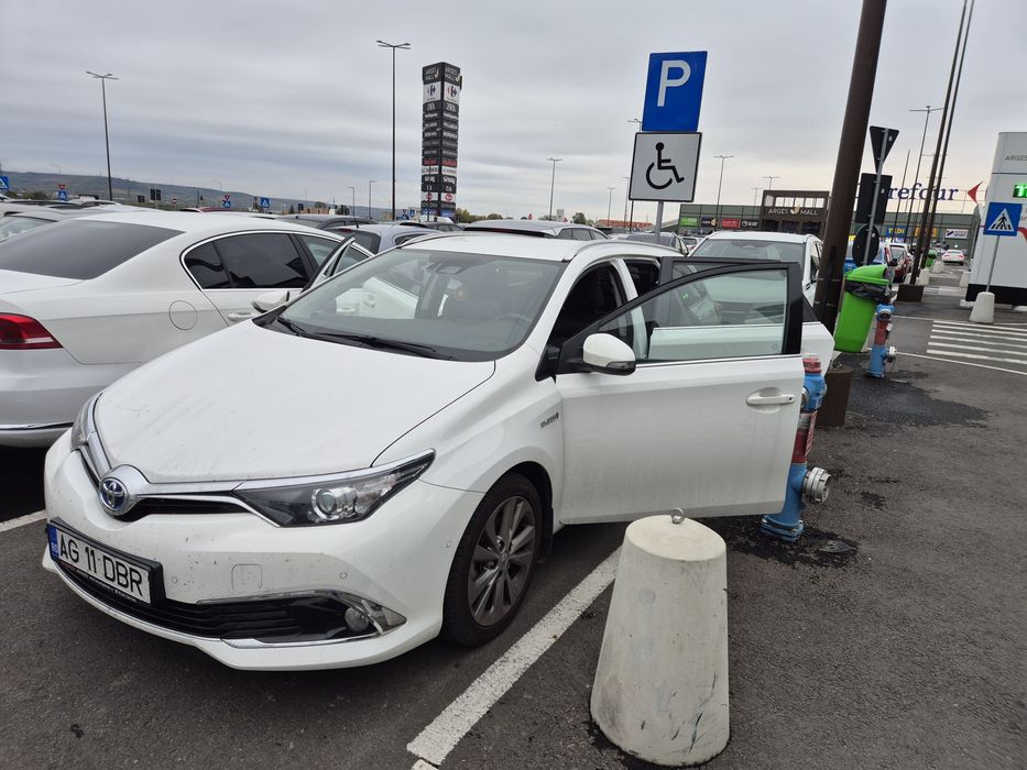Toyota Auris hybrid unic proprietar