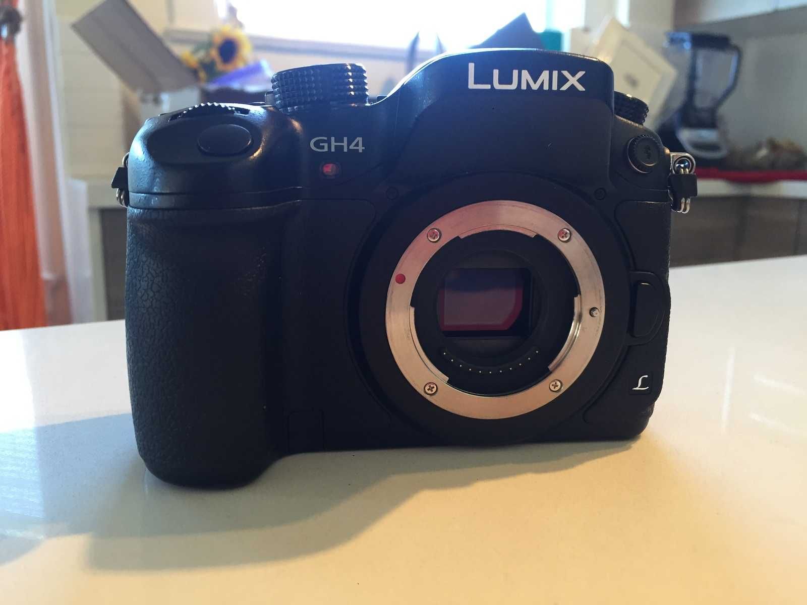 Panasonic Lumix GH4  Body