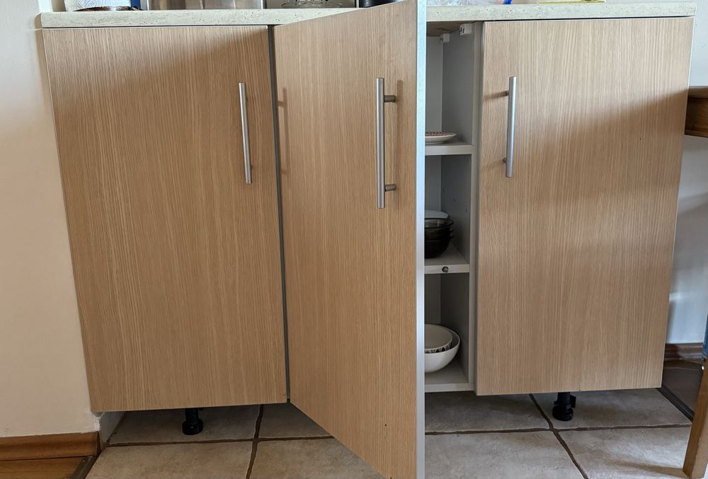 3 dulapuri de bucatarie spatioase