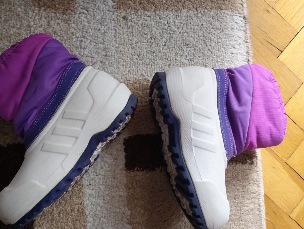 Маратонки и ботуши Adidas