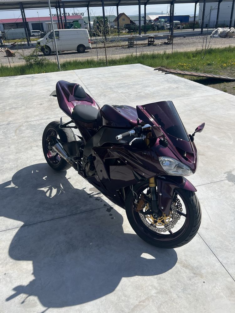 Kawasaki zx10r model USA