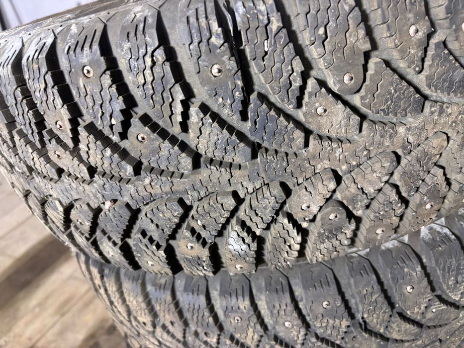 Продам шины R16.