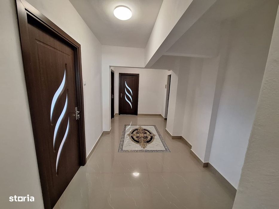 3 Camere Decomandat Zona Abator