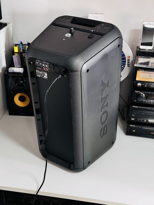 Boxă cu bluetooth și lumini SONY GTK-XB7,sunet foarte bun,extra bass!