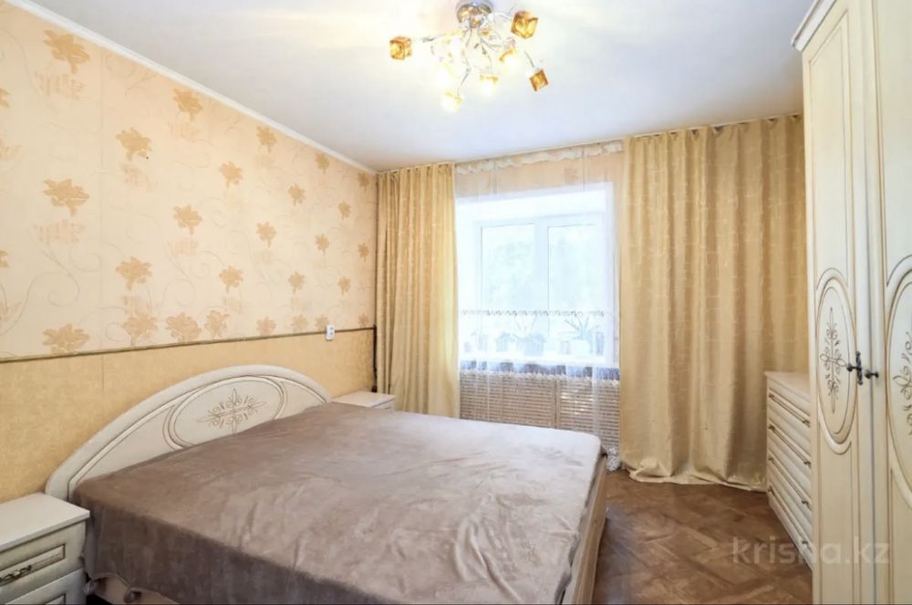 Продам спальный гарнитур