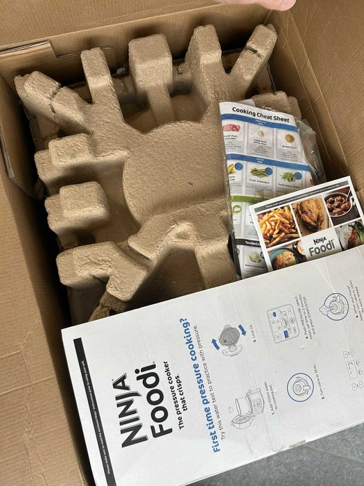 Ninja Foodi 6L – Oală 2-în-1 Pressure Cooker + Air Fryer