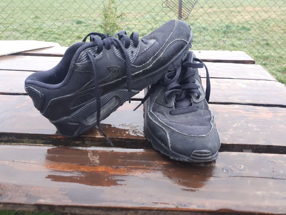 Adidași NIKE în stare foarte buna,mărimea 40