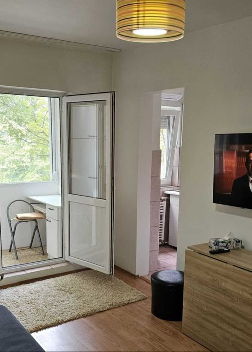 Inchiriez apartament cu 1 camera zona Sovata cu loc de parcare