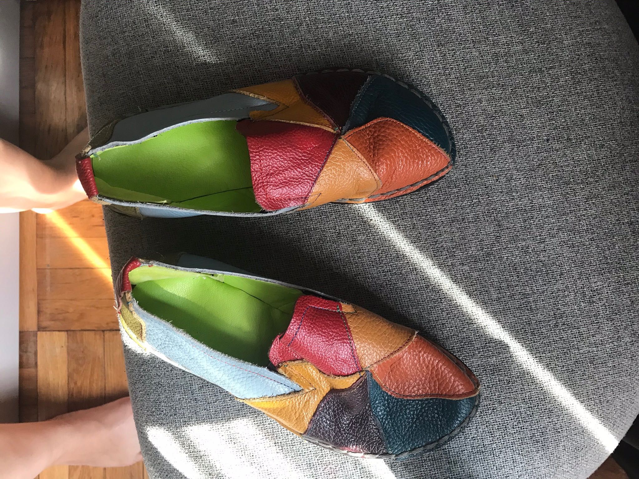 Vand pantofi din piele, multicolori, foarte comozi