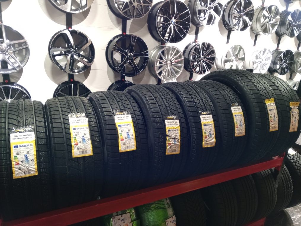 Balon shina AUSTONE SP-401 215/60R17