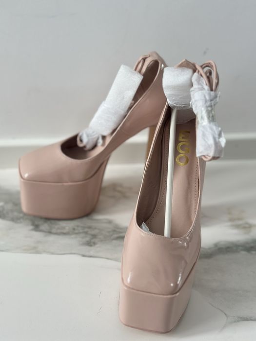 Елегатни дамски обувки на ток