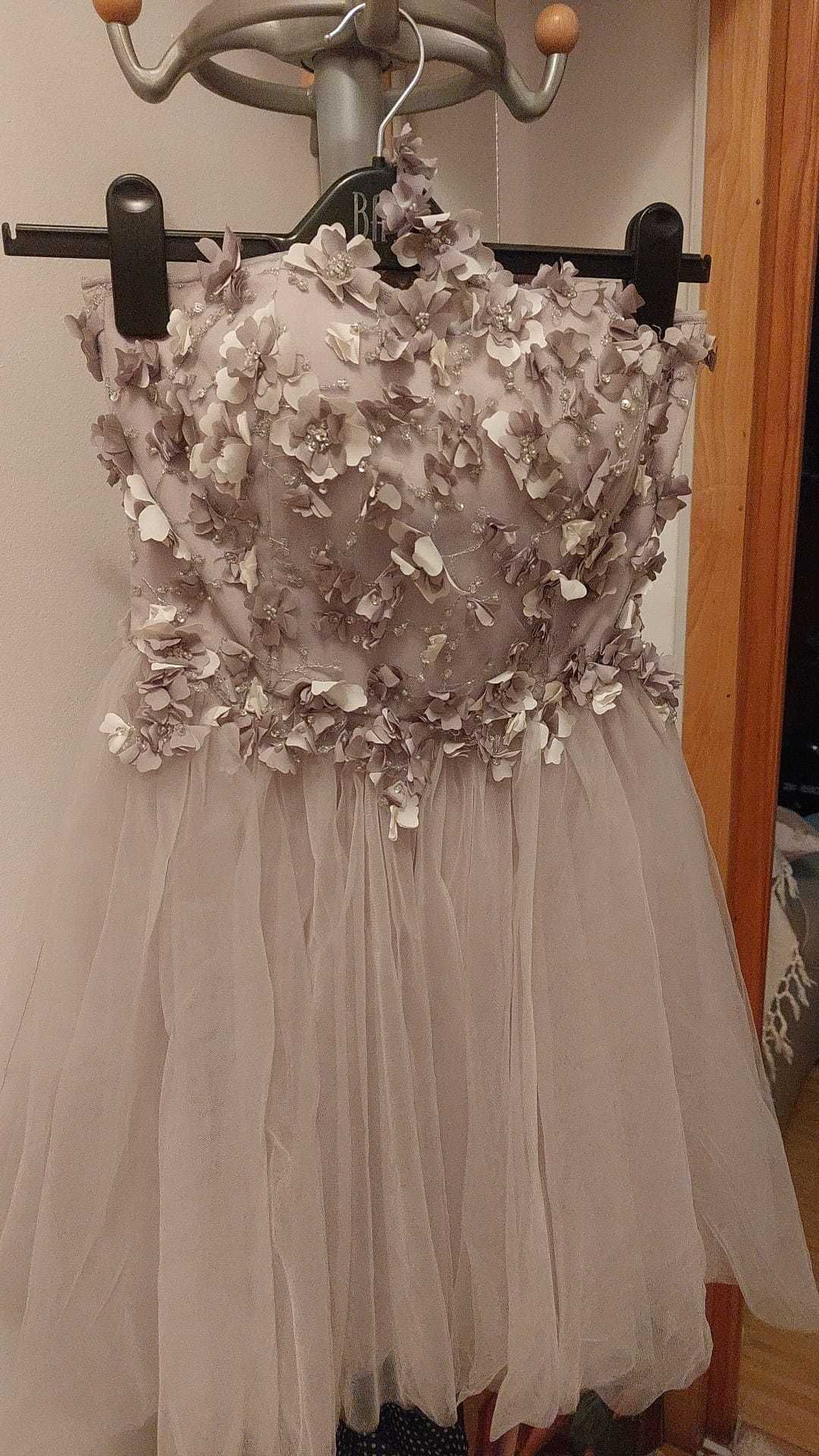 Vand rochie eleganta, in stare foarte buna, marimea 36