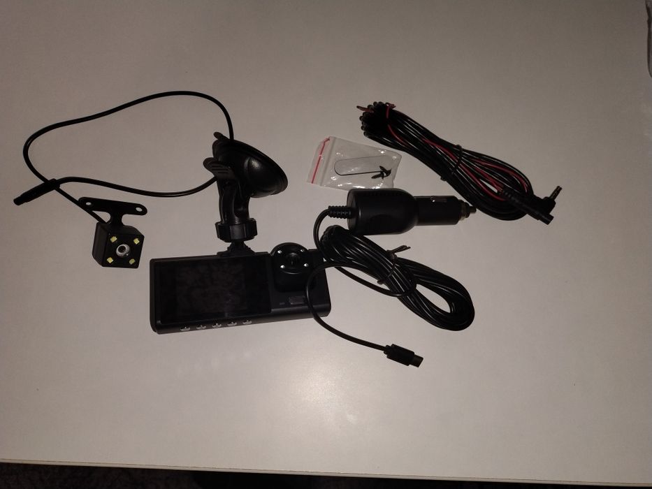 Camera de bord si de spate pentru masina