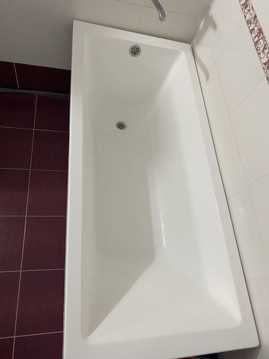 Продается белая ванная