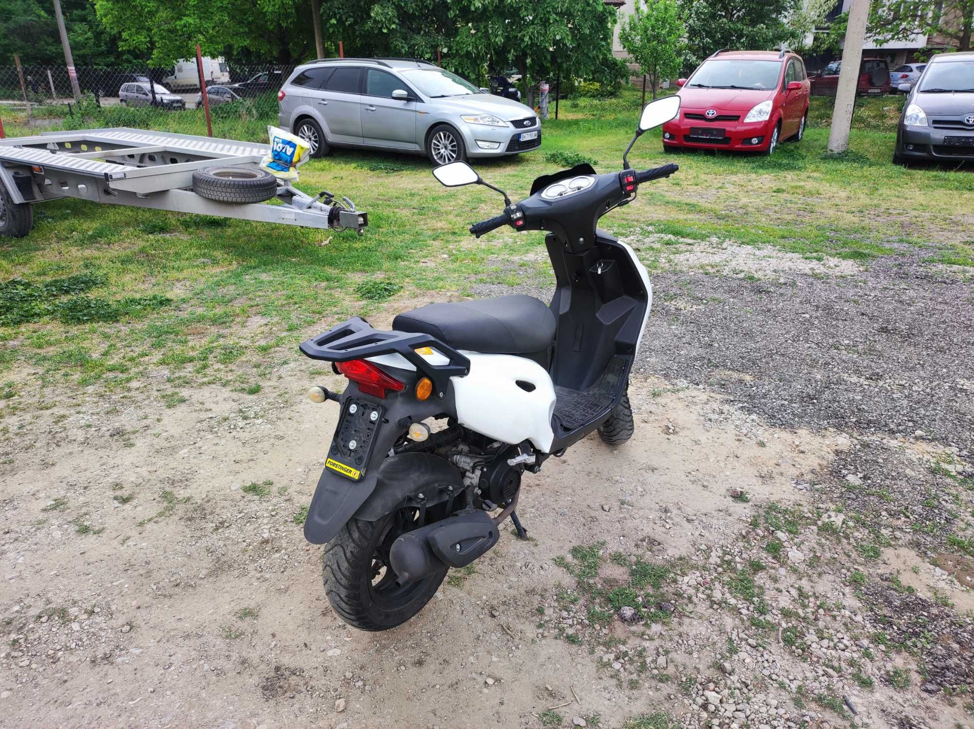 Скутер Generic B22 2018g 50cc 3ps 4-takt