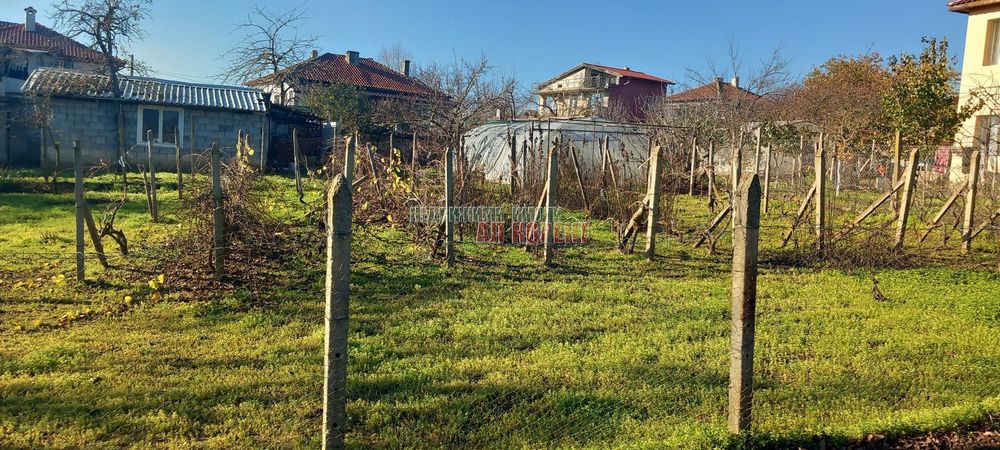 Парцел в Варна, област-с.Страшимирово площ 340 цена 47000