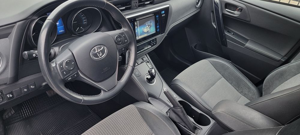 Toyota auris 1.8 hybrid 2018