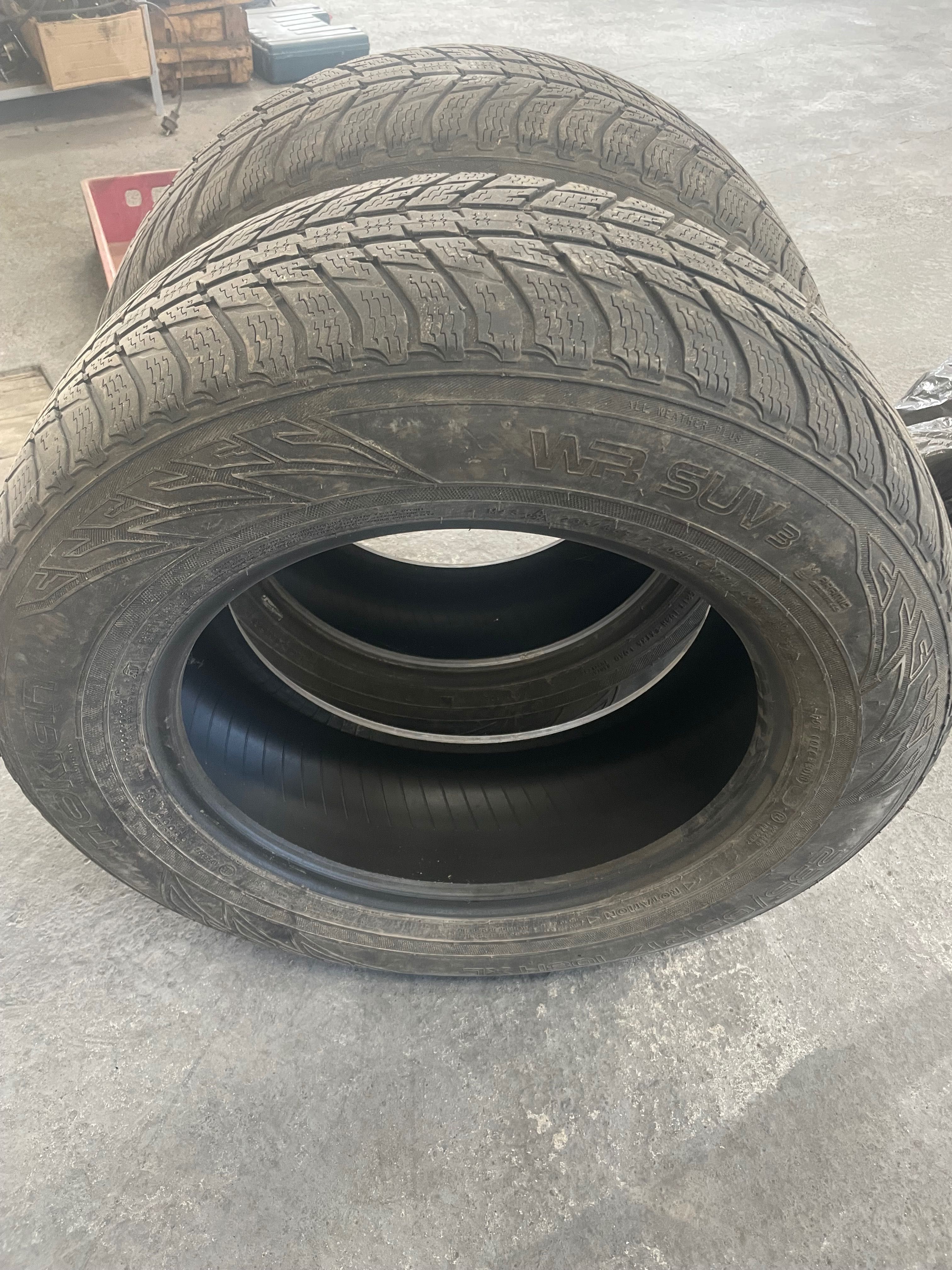 Гуми за джип nokian 235/65/17
