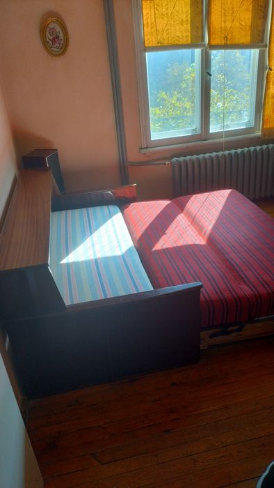 Разтегателен диван