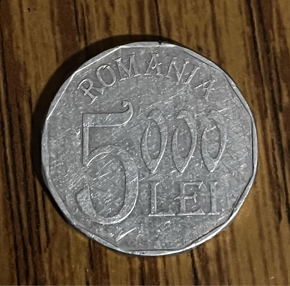 Moneda 5000 lei din anul 2002