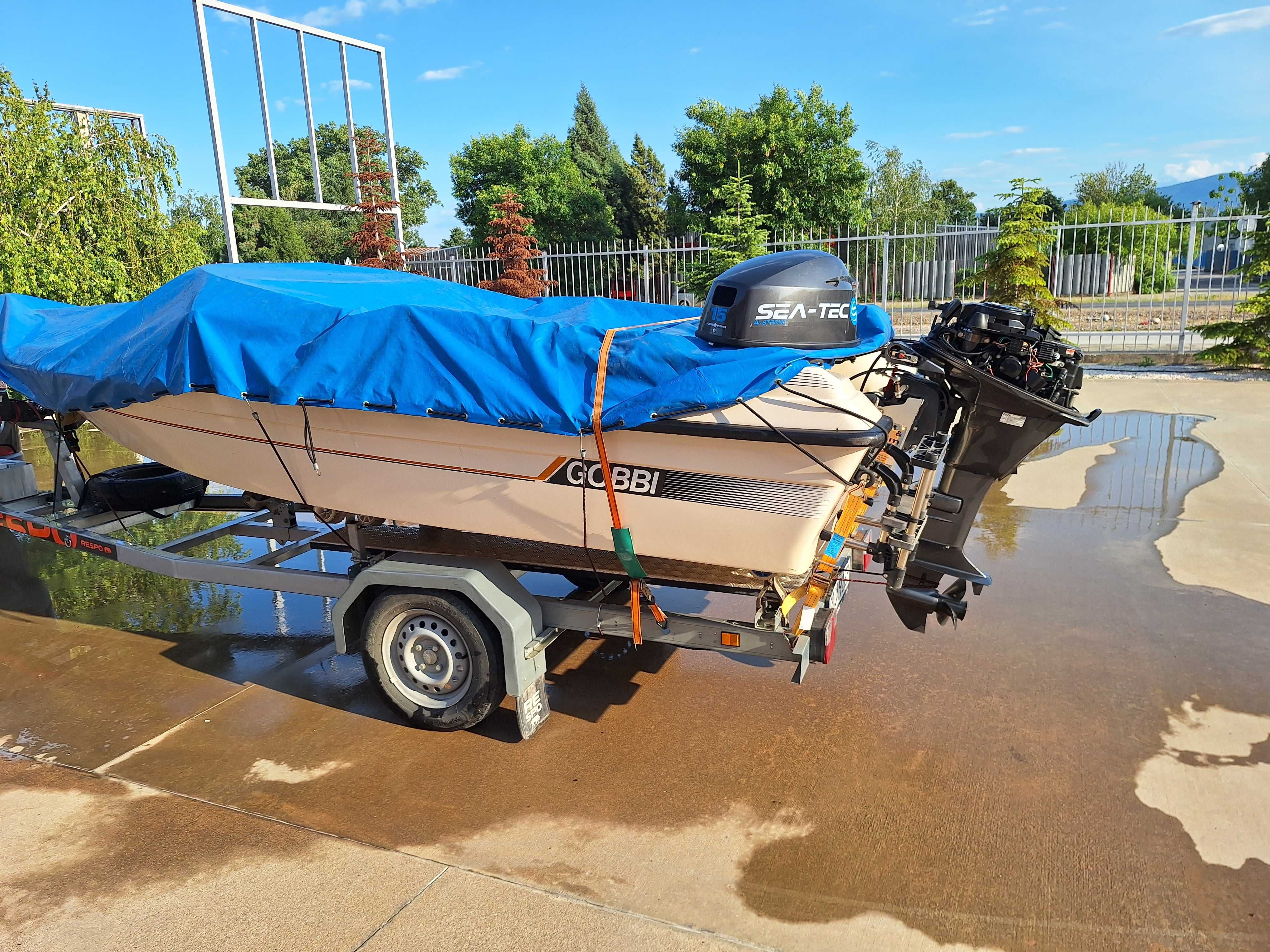 Продавам извън бордов 15 hp SEA-TEC с комплект с хидравлика