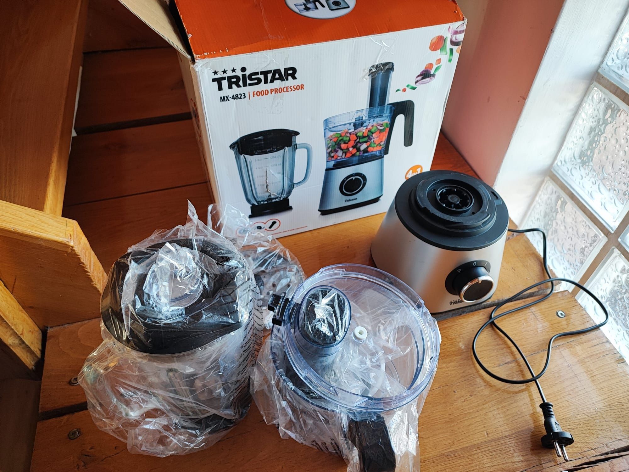 Robot de bucatarie Tristar MX-4823 Food processor
 260 din 300