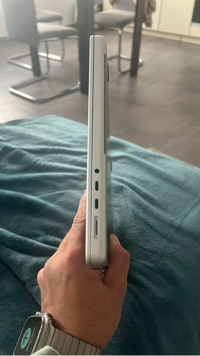 14’ Macbook Pro M1 chip 16GB memory 512gb storage