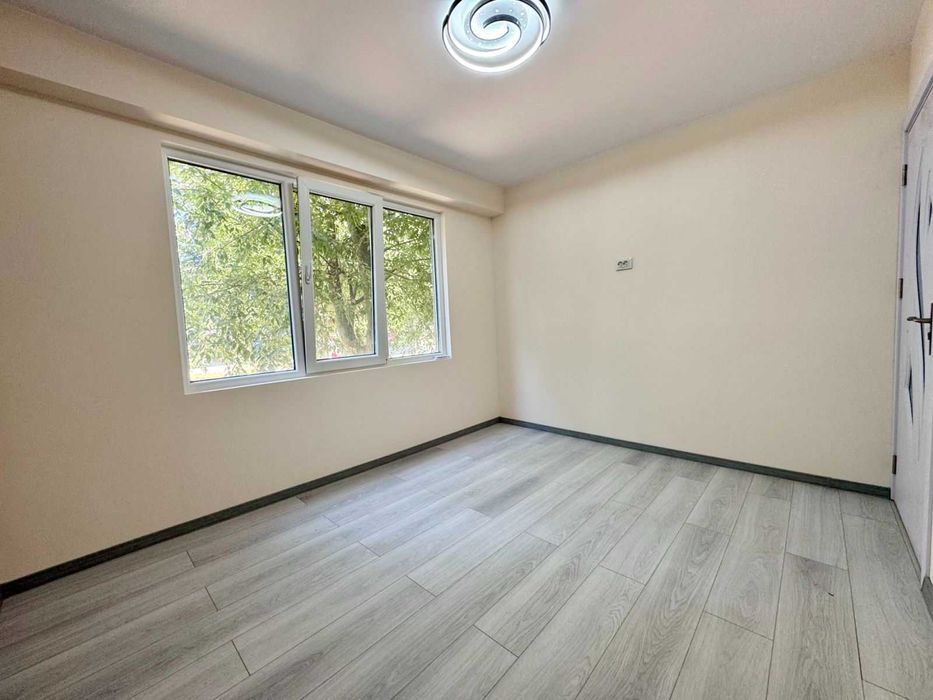 Отремонтиран двустаен апартамент