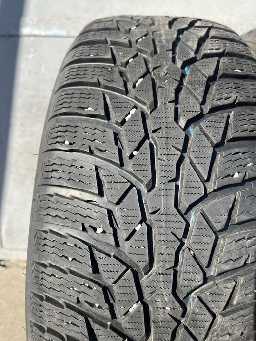 2 бр. зимни гуми 215/60/16 Nokian 6+ mm DOT 3218