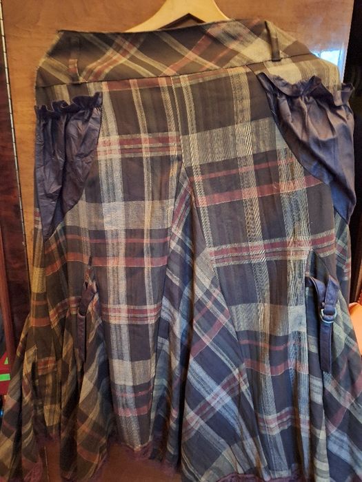 Fusta cu buzunare de piele 44.