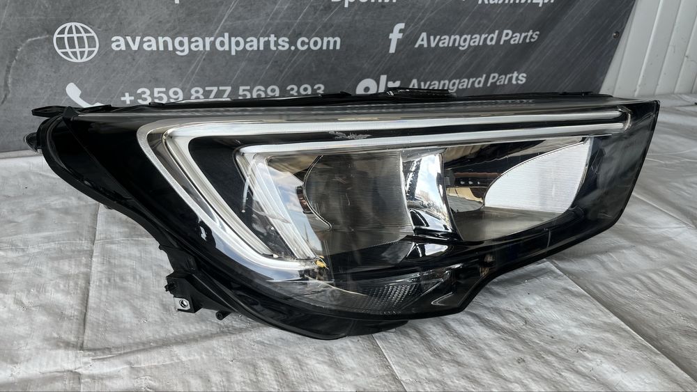Десен фар Opel Crossland X 2017-2021