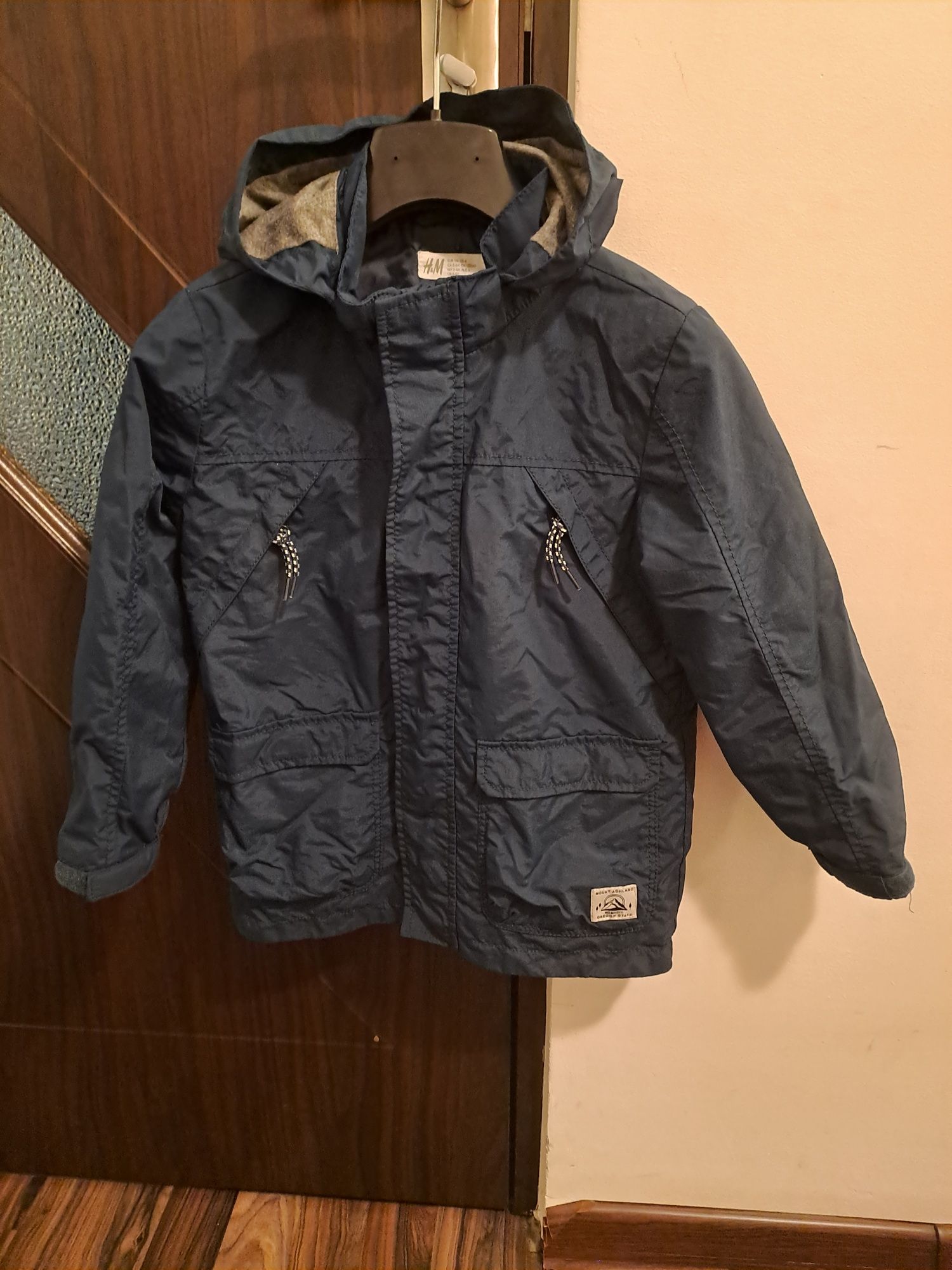 Vând geaca H&M mărimea 116 stare foarte buna