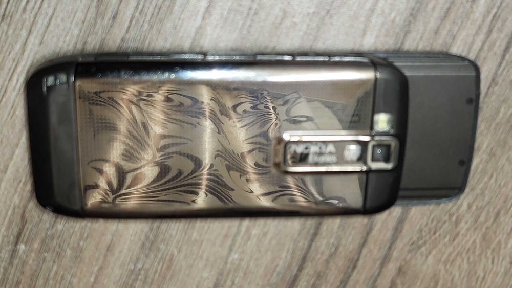 NOKIA E66 telefon fuctional liber de retea