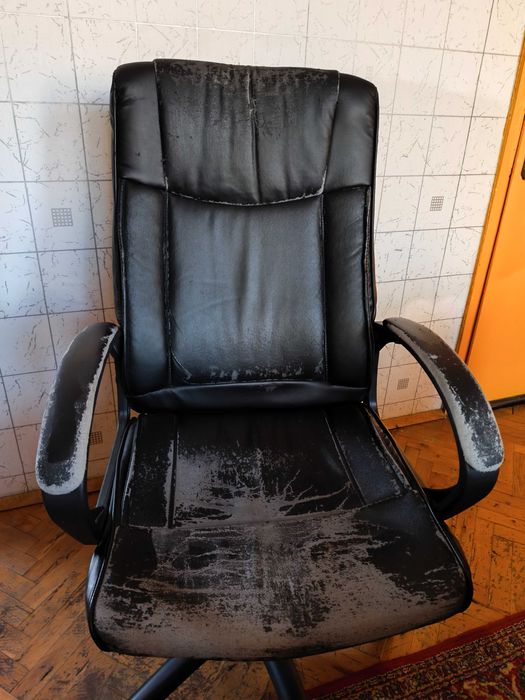 Стол за компютър