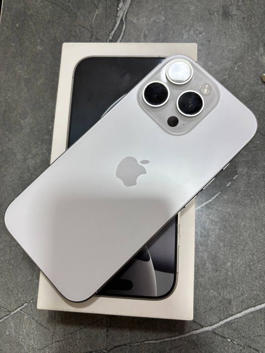 Продаётся айфон 16 про на 256 идиал цена 950уе