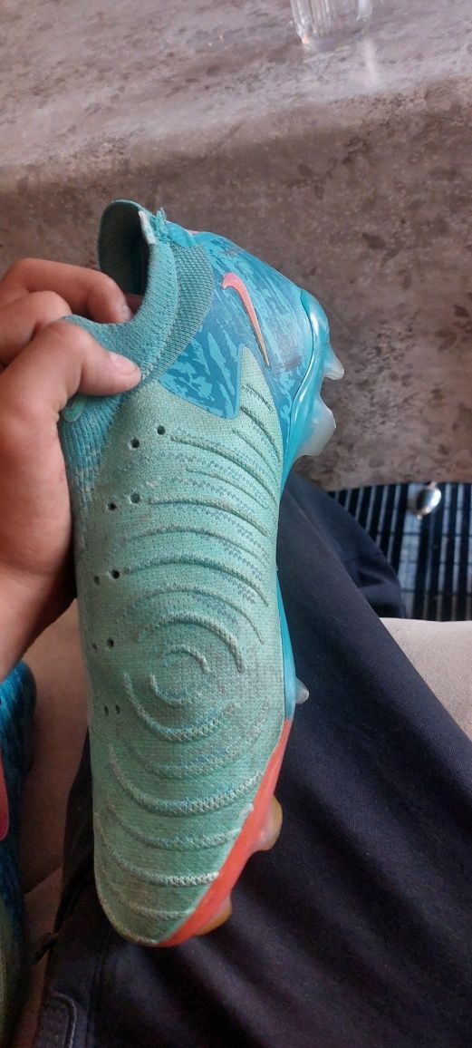 Бутсы nike phantom 2 siries (EURO 40 размер)